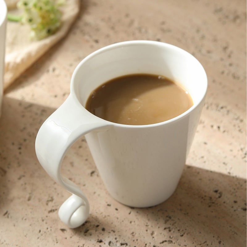 European-style flowing handle creative design ceramic coffee cup