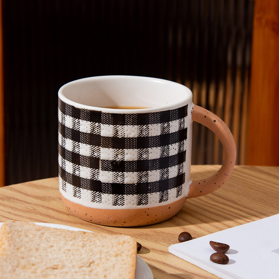 Japanese retro ceramic mug with creative color blocking and high aesthetic appeal